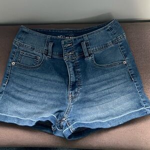 No Boundaries shorts